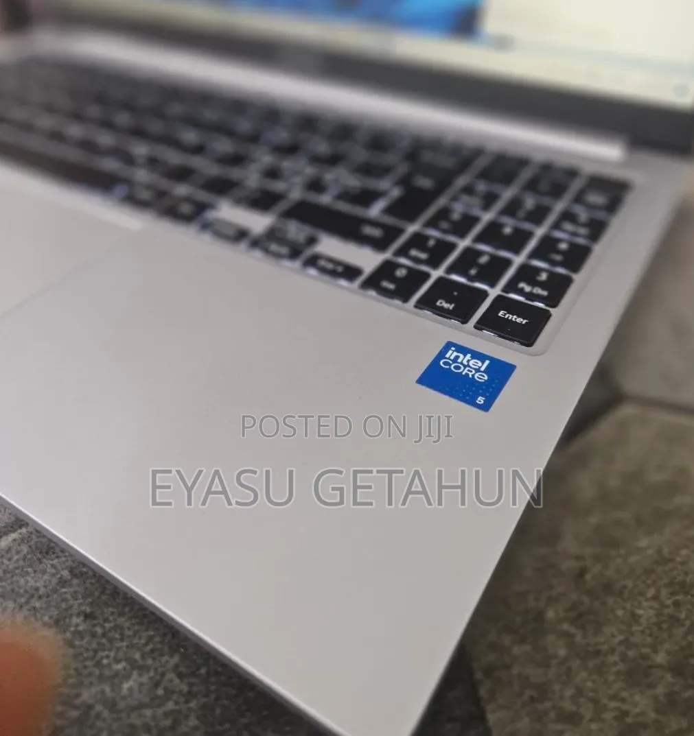 New Laptop Samsung Galaxy Book4 8GB Intel Core 5 SSD 512GB