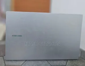 New Laptop Samsung Galaxy Book4 8GB Intel Core 5 SSD 512GB