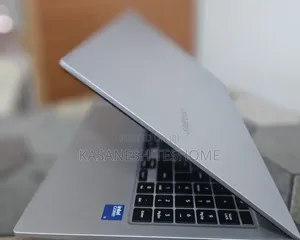 New Laptop Samsung Ativ 8GB Intel Core i5 SSD 512GB