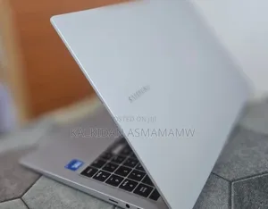 New Laptop Samsung Galaxy Book4 8GB Intel Core 5 SSD 512GB