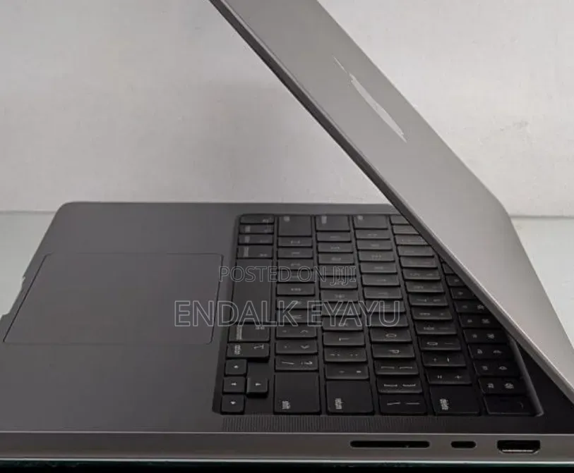 New Laptop Apple MacBook Pro 2021 M1 16GB Apple M1 Pro SSD 512GB