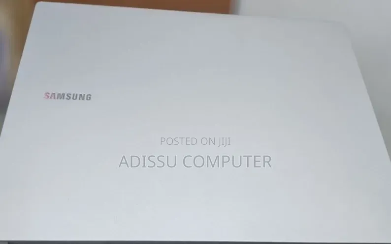 New Laptop Samsung Galaxy Book4 8GB Intel Core 5 SSD 512GB