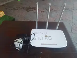 TP-Link RJ45 Router