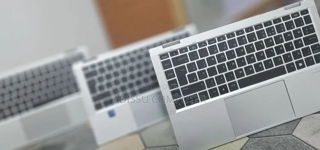 New Laptop HP EliteBook 1040 G8 16GB Intel Core i7 SSD 512GB