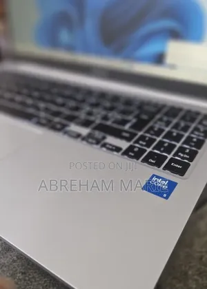 New Laptop Samsung Galaxy Book4 8GB Intel Core 5 SSD 512GB