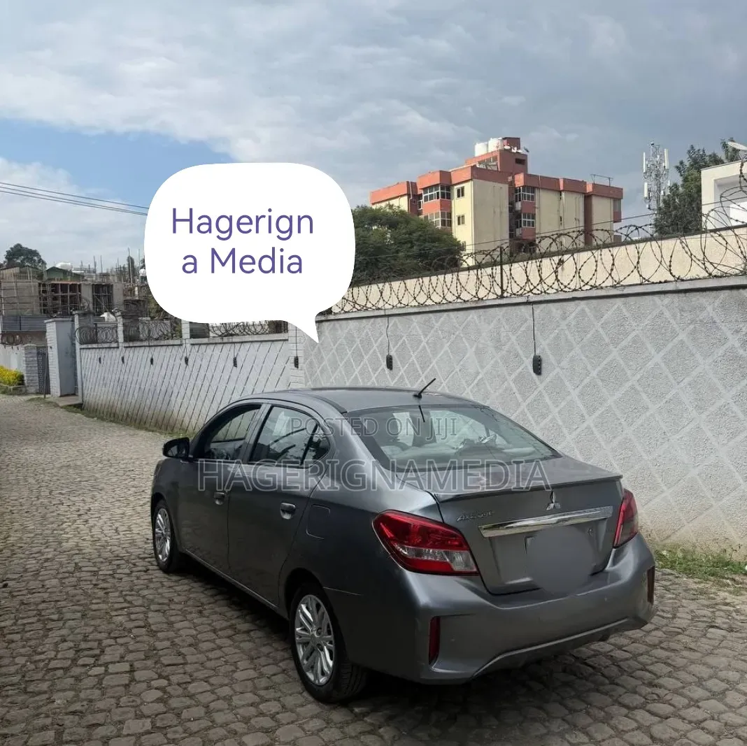 Mitsubishi Attrage 2021 Gray