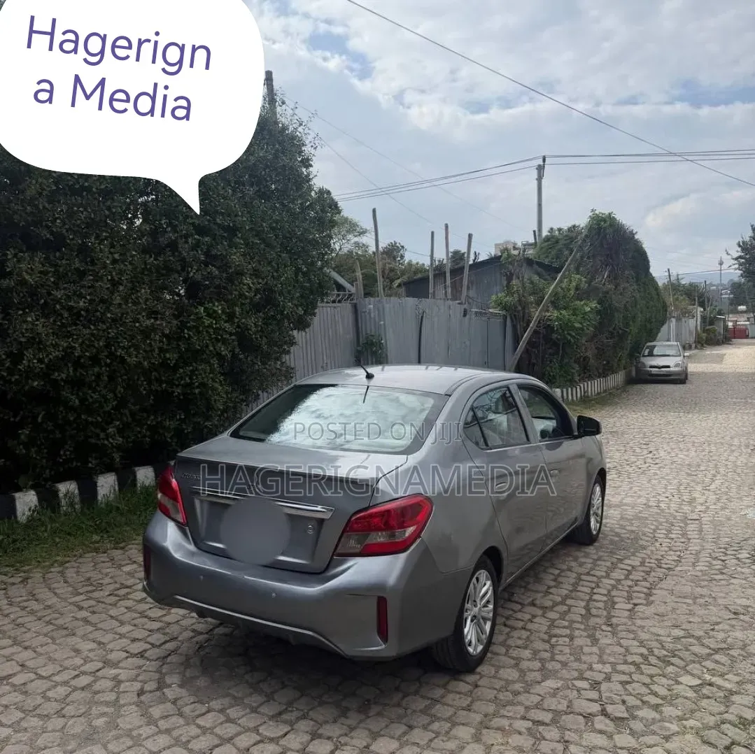 Mitsubishi Attrage 2021 Gray