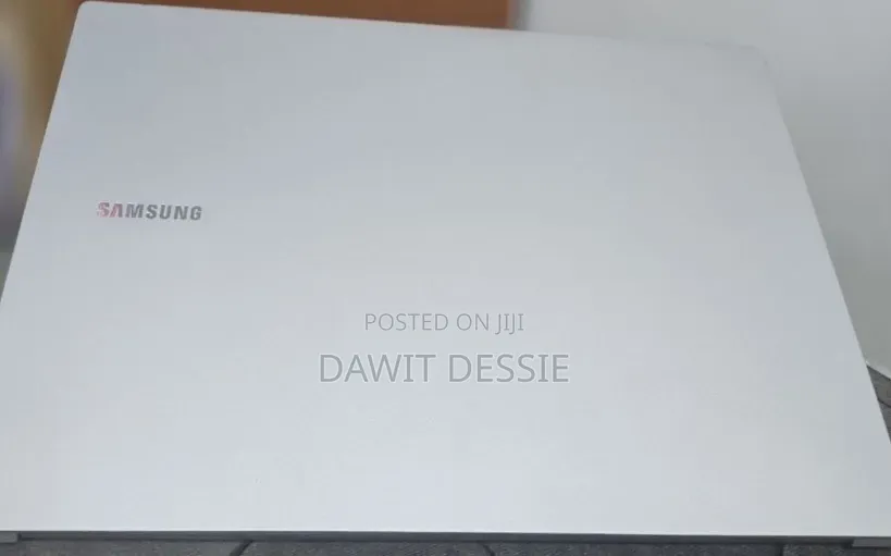 New Laptop Samsung Galaxy Book4 16GB Intel Core 5 SSD 512GB