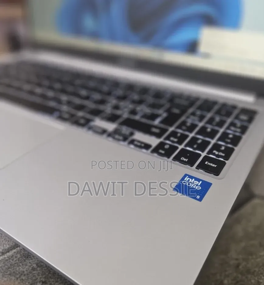New Laptop Samsung Galaxy Book4 16GB Intel Core 5 SSD 512GB