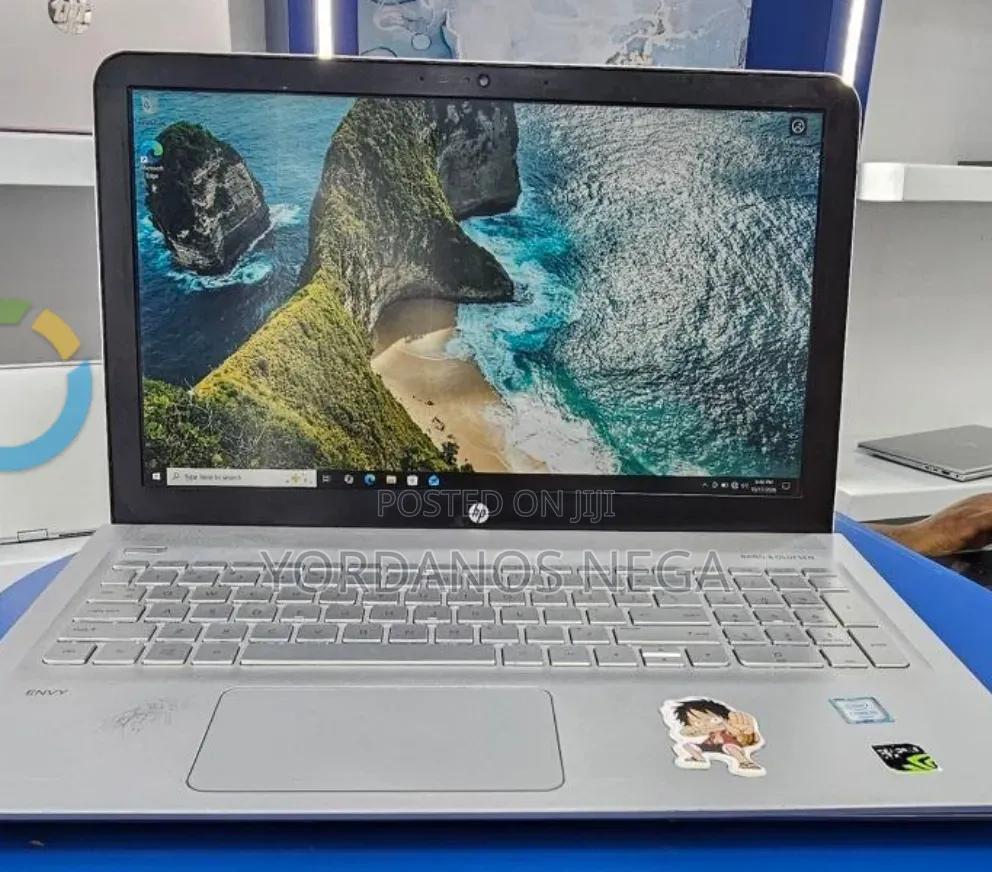 New Laptop HP Envy 15 16GB Intel Core i5 SSHD (Hybrid) 1.5T