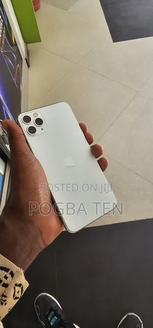 Apple iPhone 11 Pro Max 64 GB White