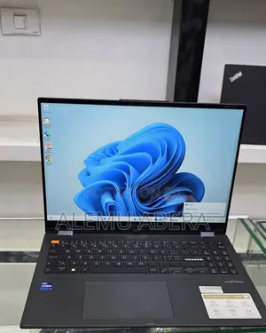New Laptop Asus Vivobook 16 16GB Intel Core i9 SSD 1T
