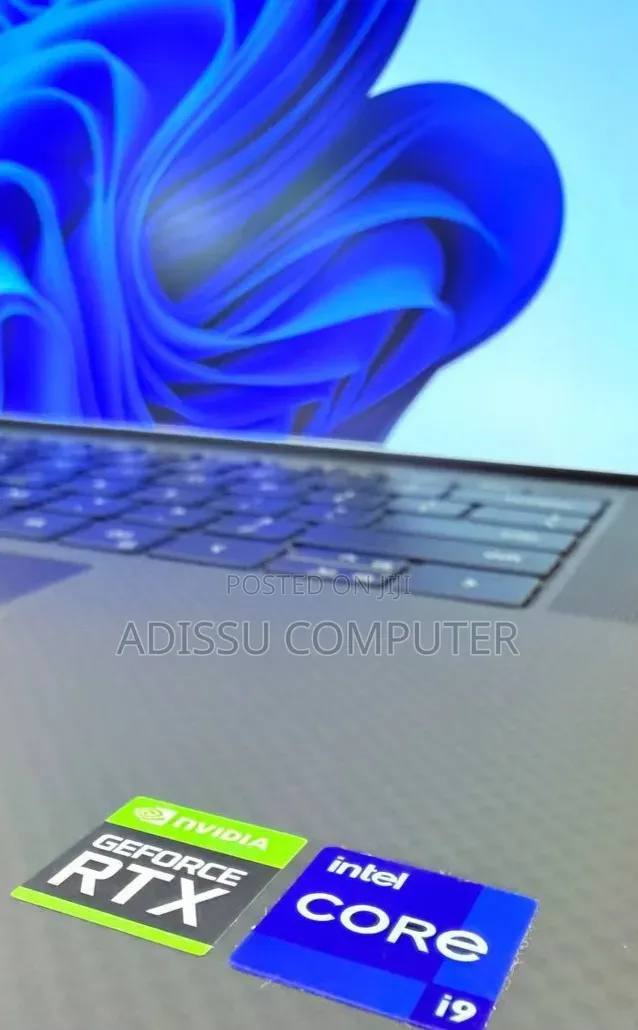New Laptop Dell Precision 5560 16GB Intel Core i9 SSD 512GB