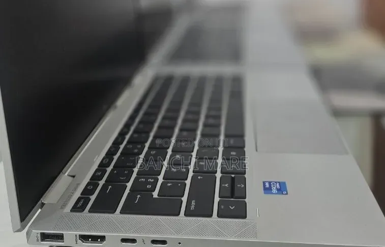 New Laptop HP EliteBook 1040 G8 16GB Intel Core i7 SSD 512GB