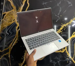 New Laptop HP EliteBook 830 G8 16GB Intel Core i5 SSD 512GB