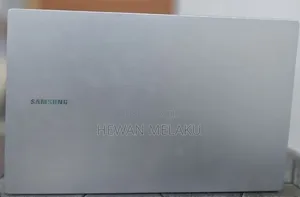 New Laptop Samsung Galaxy Book4 8GB Intel Core 5 SSD 512GB