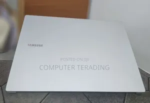 New Laptop Samsung Galaxy Book4 8GB Intel Core 5 SSD 512GB