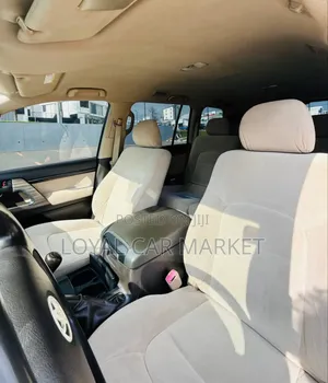 Toyota Land Cruiser 2009 White