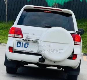 Toyota Land Cruiser 2009 White