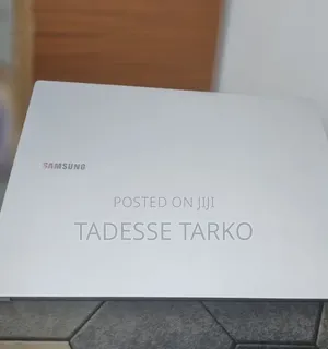 New Laptop Samsung Galaxy Book4 8GB Intel Core 5 SSD 512GB