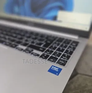 New Laptop Samsung Galaxy Book4 8GB Intel Core 5 SSD 512GB