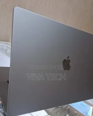 New Laptop Apple 16GB Apple M1 Pro SSD 1T