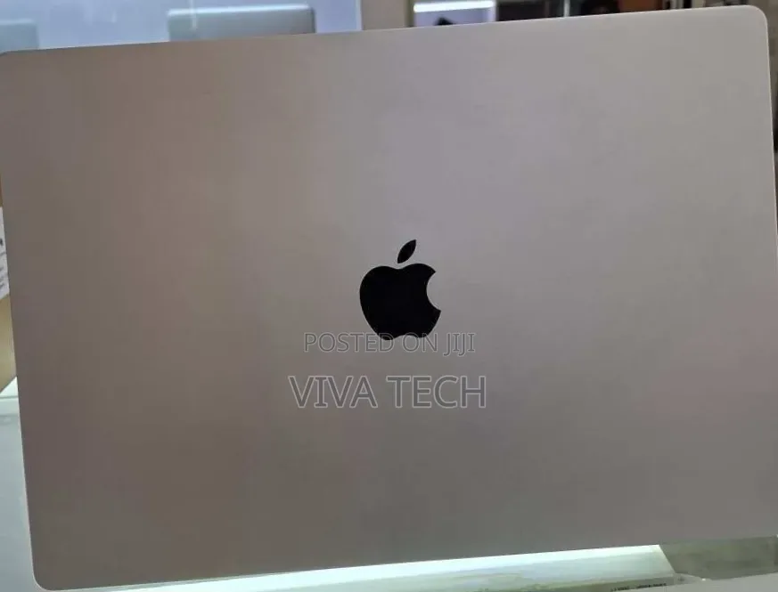 New Laptop Apple 16GB Apple M1 Pro SSD 1T