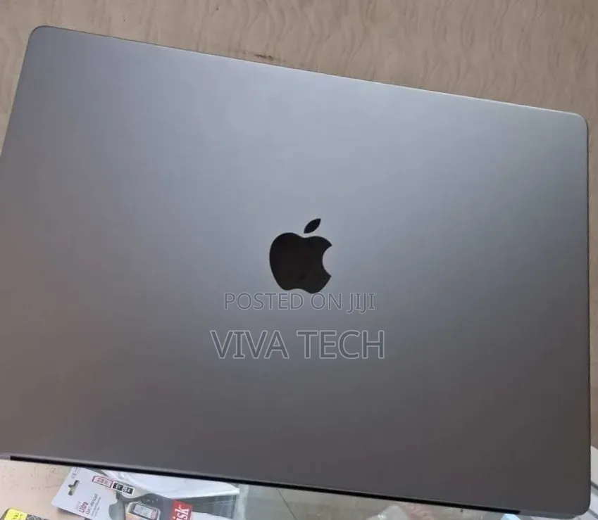 New Laptop Apple 16GB Apple M1 Pro SSD 1T