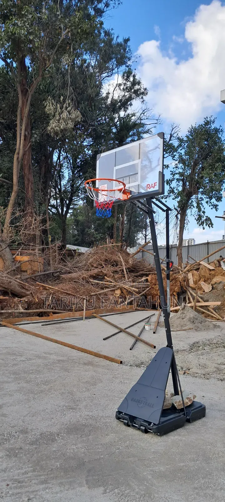 Raf Basketball Stand