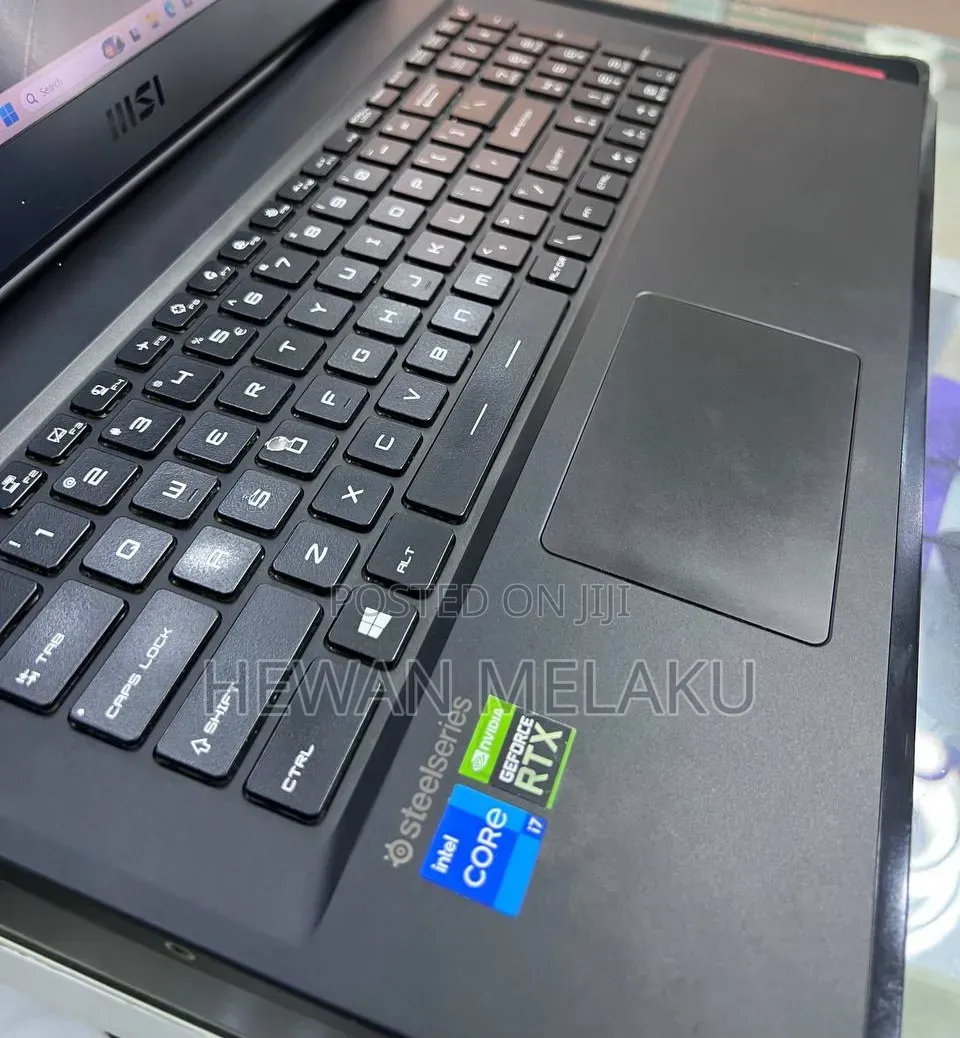 New Laptop MSI GP75 Leopard 16GB Intel Core i7 SSD 512GB