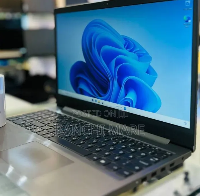New Laptop Lenovo IdeaPad S145 4GB Intel Core i7 SSD 128GB