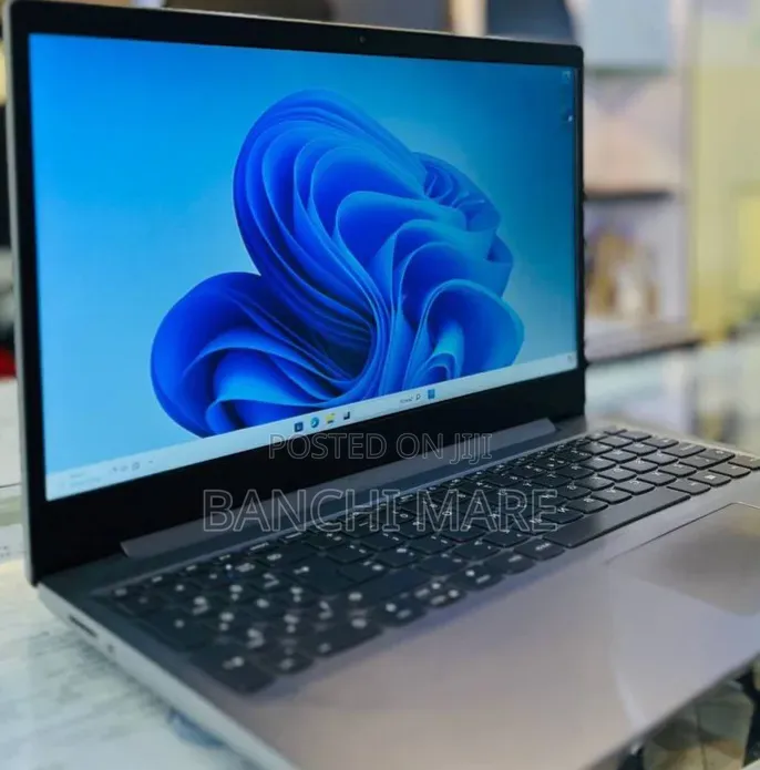 New Laptop Lenovo IdeaPad S145 4GB Intel Core i7 SSD 128GB