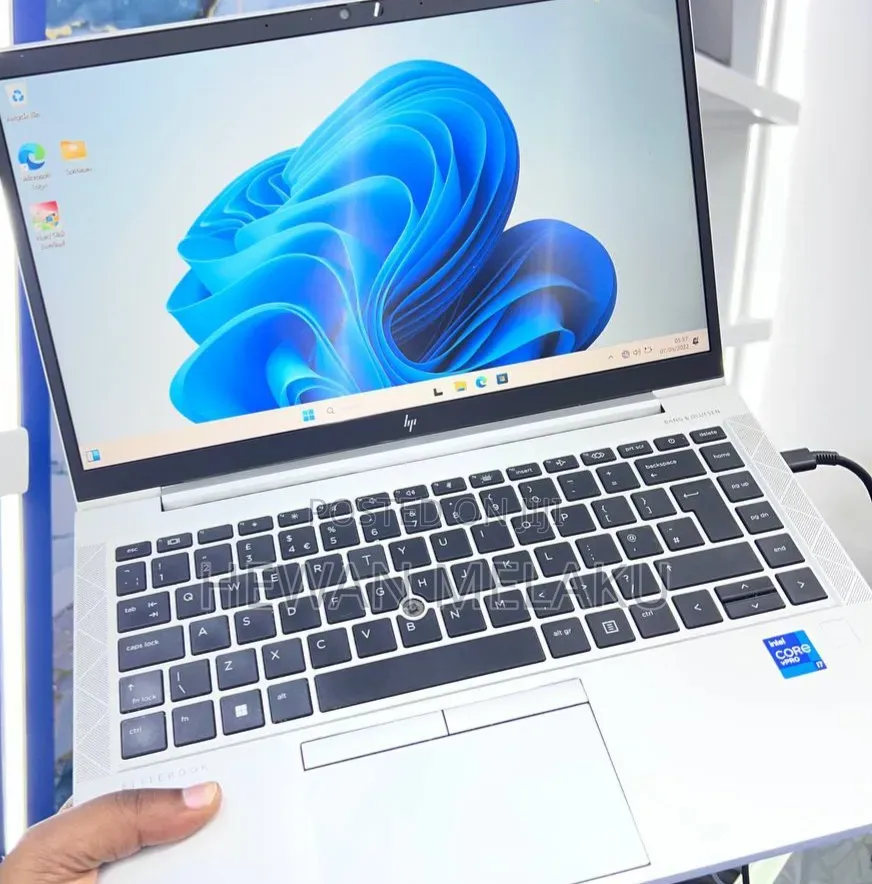 New Laptop HP EliteBook 840 G8 16GB Intel Core i7 SSD 512GB