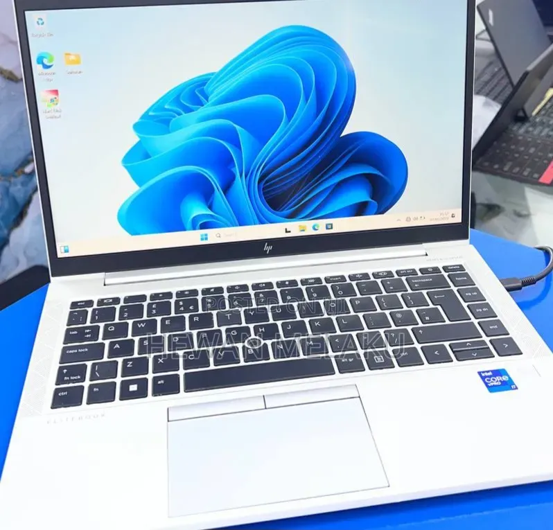 New Laptop HP EliteBook 840 G8 16GB Intel Core i7 SSD 512GB