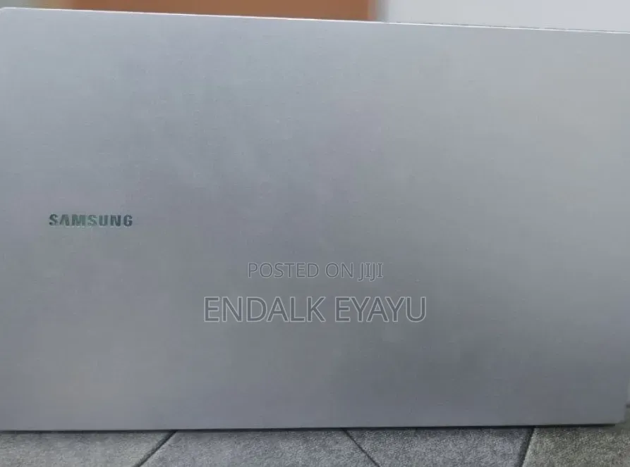 Laptop Samsung Galaxy Book4 8GB Intel Core 5 SSD 512GB