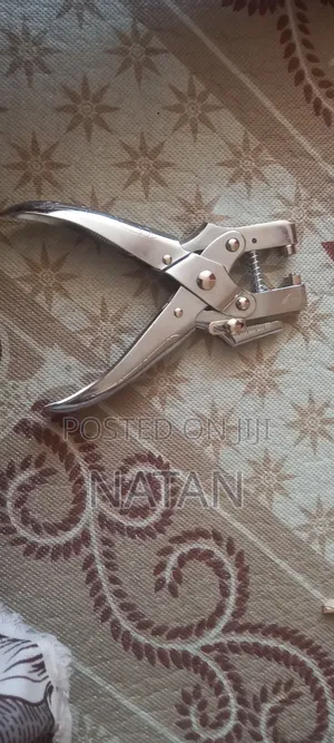 Grommet Setter/ Eyelet Plier ከምሱር መብሻና መጨፍለቂያ