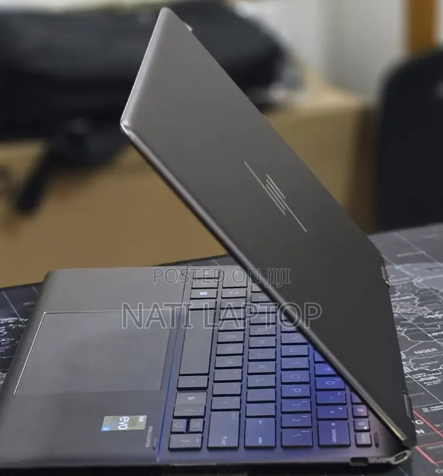 New Laptop HP Spectra 13 16GB Intel Core i7 SSD 512GB