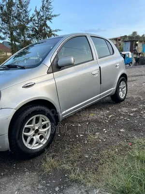 Toyota Vitz 2001 Silver
