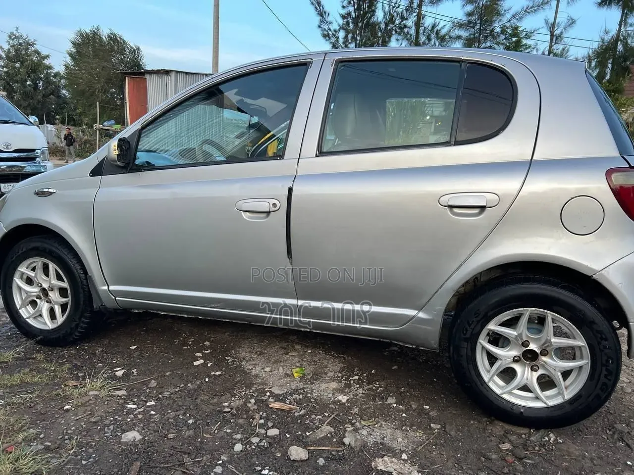 Toyota Vitz 2001 Silver