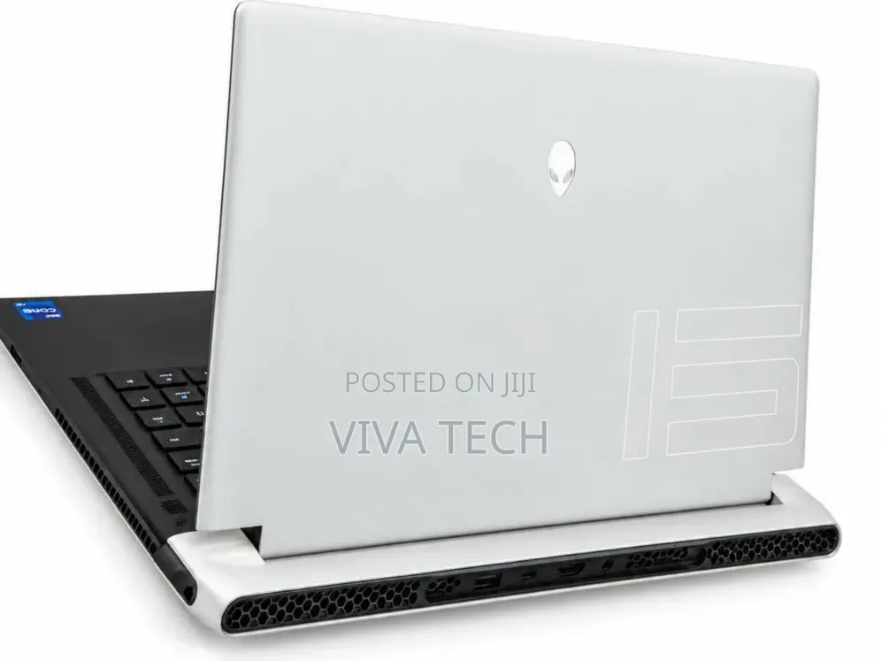New Laptop Dell Alienware Aurora 16 16GB Intel Core i7 SSD 512GB