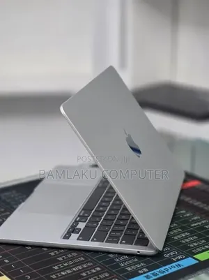 New Laptop Apple MacBook Air 2026 M5 16GB Apple M5 SSD 512GB