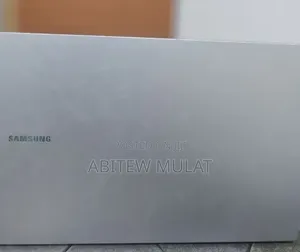 New Laptop Samsung Galaxy Book4 8GB Intel Core 5 SSD 512GB