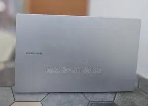 New Laptop Samsung Galaxy Book4 8GB Intel Core 5 SSD 512GB