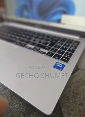 New Laptop Samsung Galaxy Book4 8GB Intel Core 5 SSD 512GB