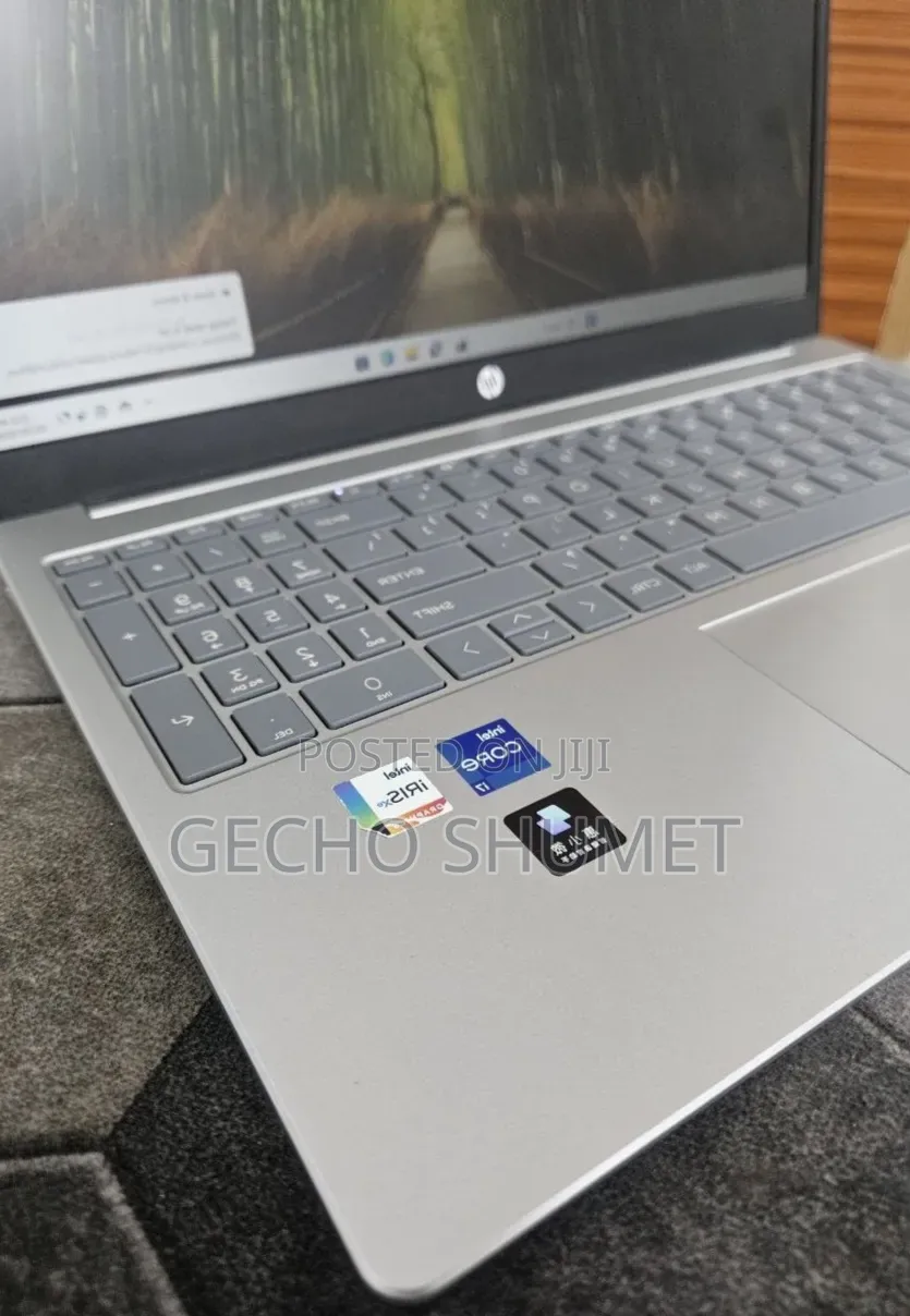 New Laptop Samsung Galaxy Book4 8GB Intel Core 5 SSD 512GB
