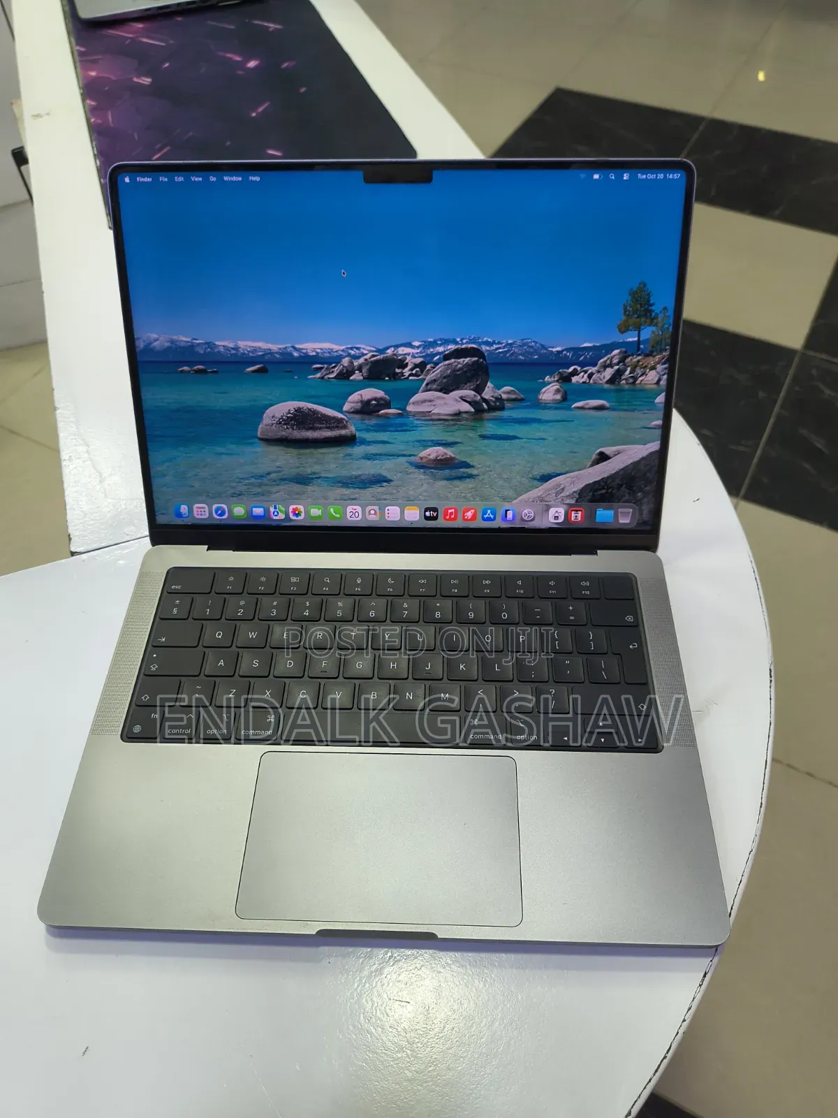 New Laptop Apple MacBook Pro 2021 M1 16GB Apple M1 SSD 512GB