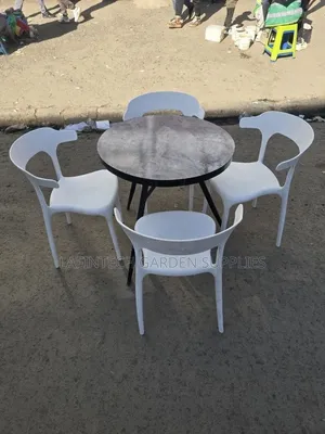 Modern Plastic Chair|Cafe and Restaurant Chairs ዘመናዊ የፕላስቲክ ወንበር