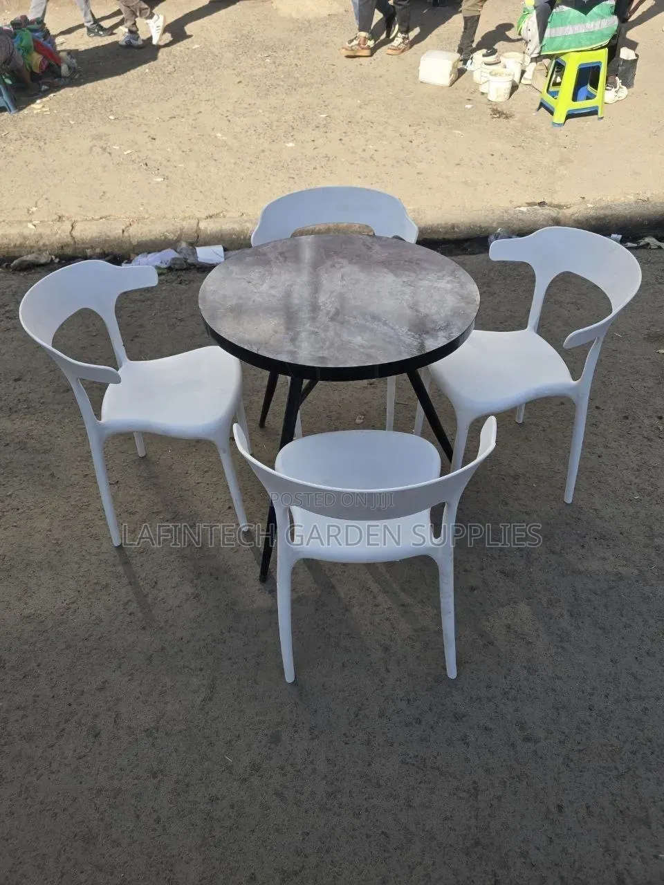 Modern Plastic Chair|Cafe and Restaurant Chairs ዘመናዊ የፕላስቲክ ወንበር