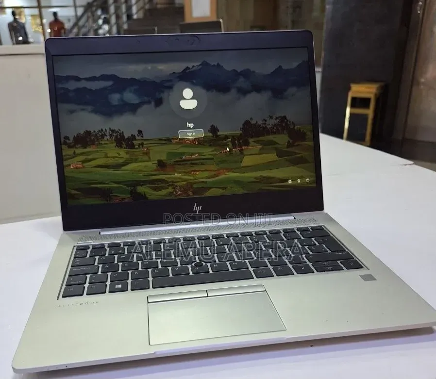 New Laptop HP EliteBook 830 G5 8GB Intel Core i5 SSD 512GB