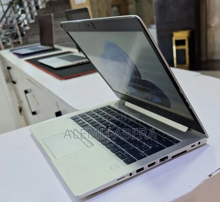 New Laptop HP EliteBook 830 G5 8GB Intel Core i5 SSD 512GB